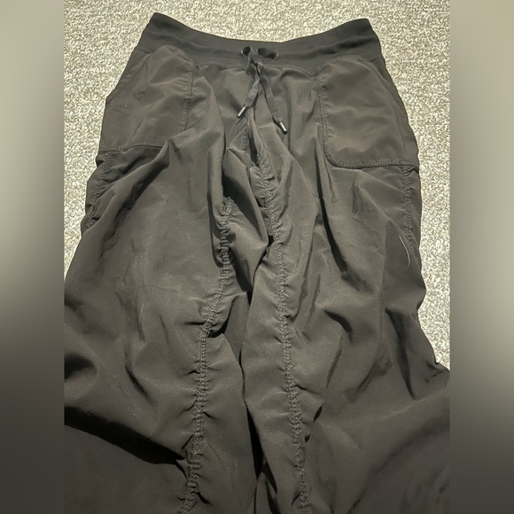 off brand lulu capri pants size m - Picture 2 of 4